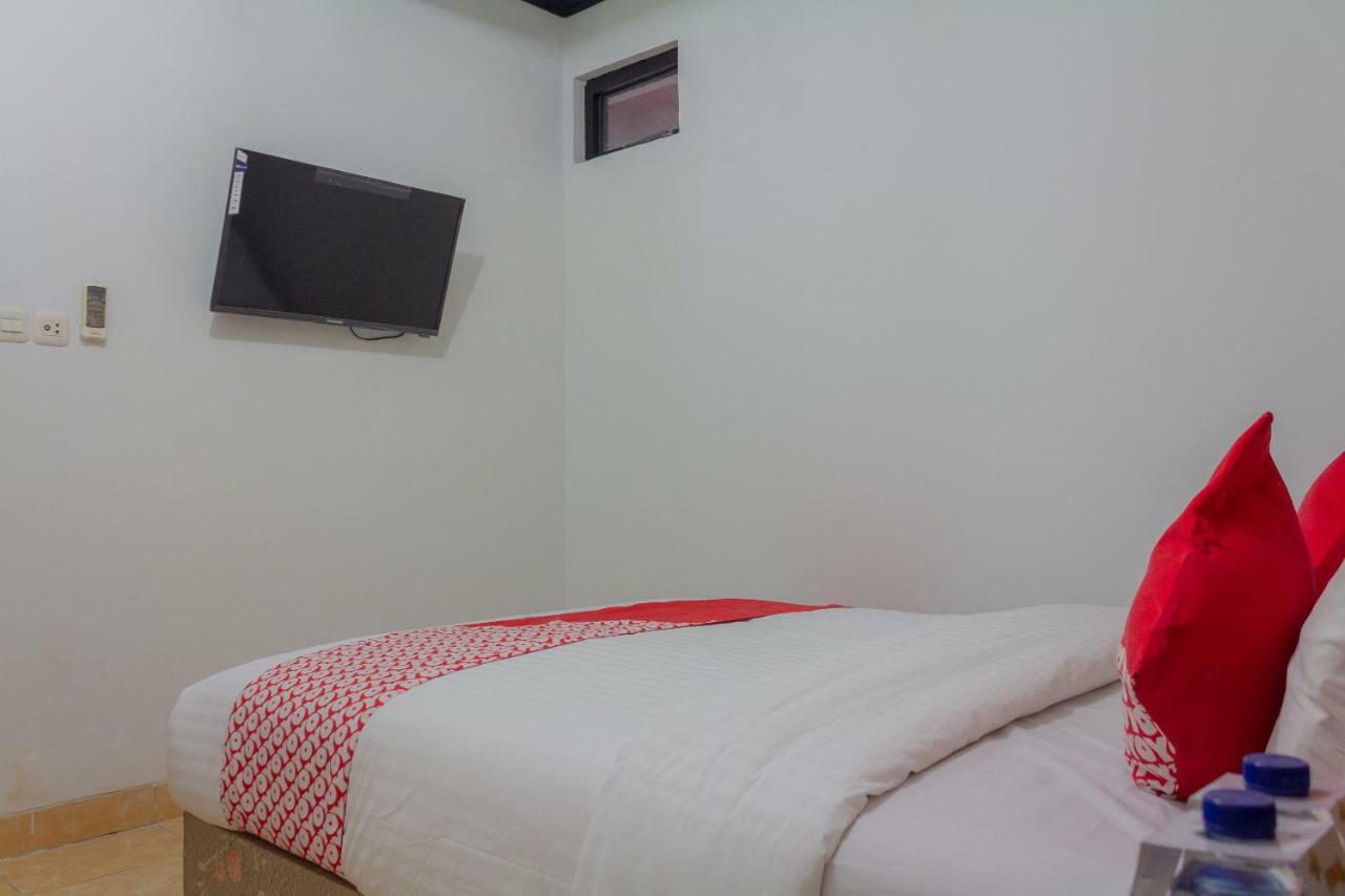 Oyo 649 K68 Residence Jakarta Exterior photo