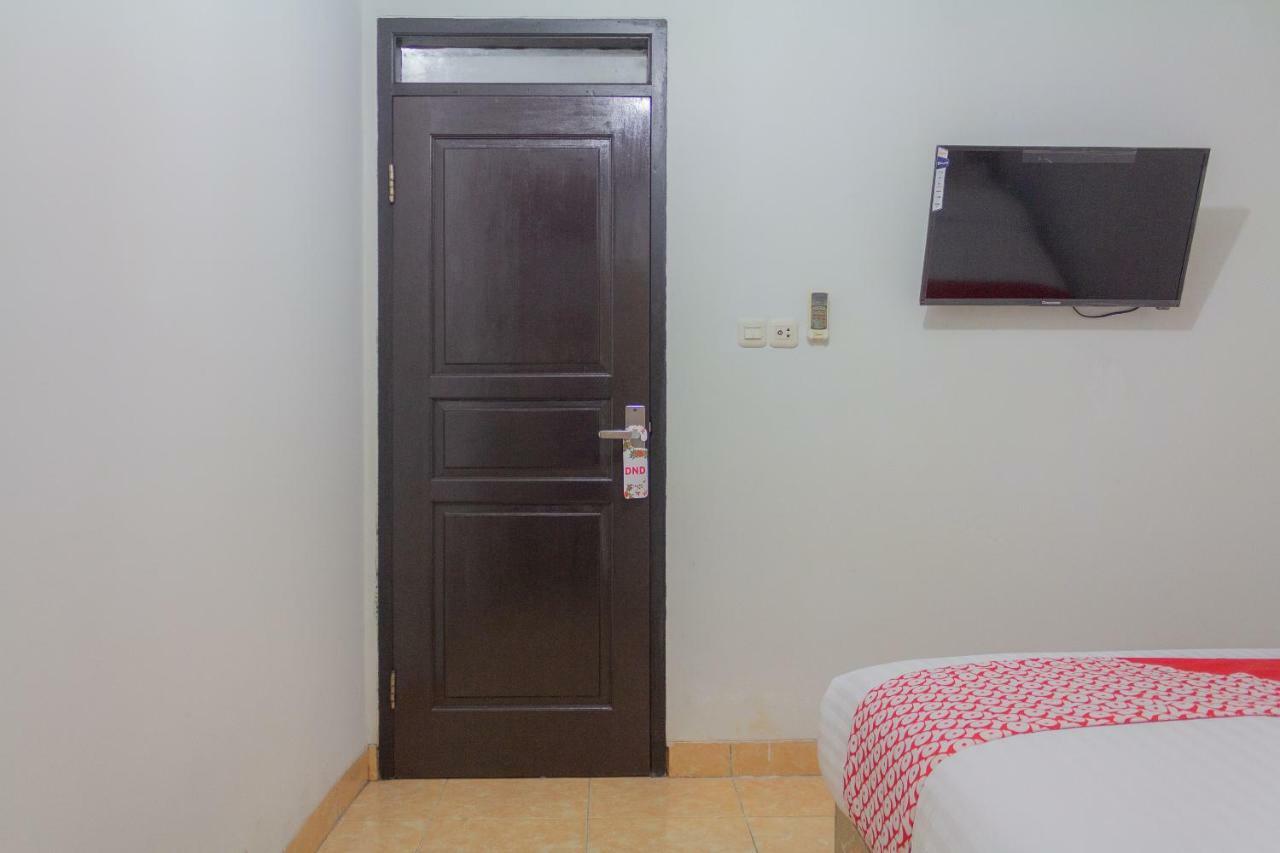 Oyo 649 K68 Residence Jakarta Exterior photo