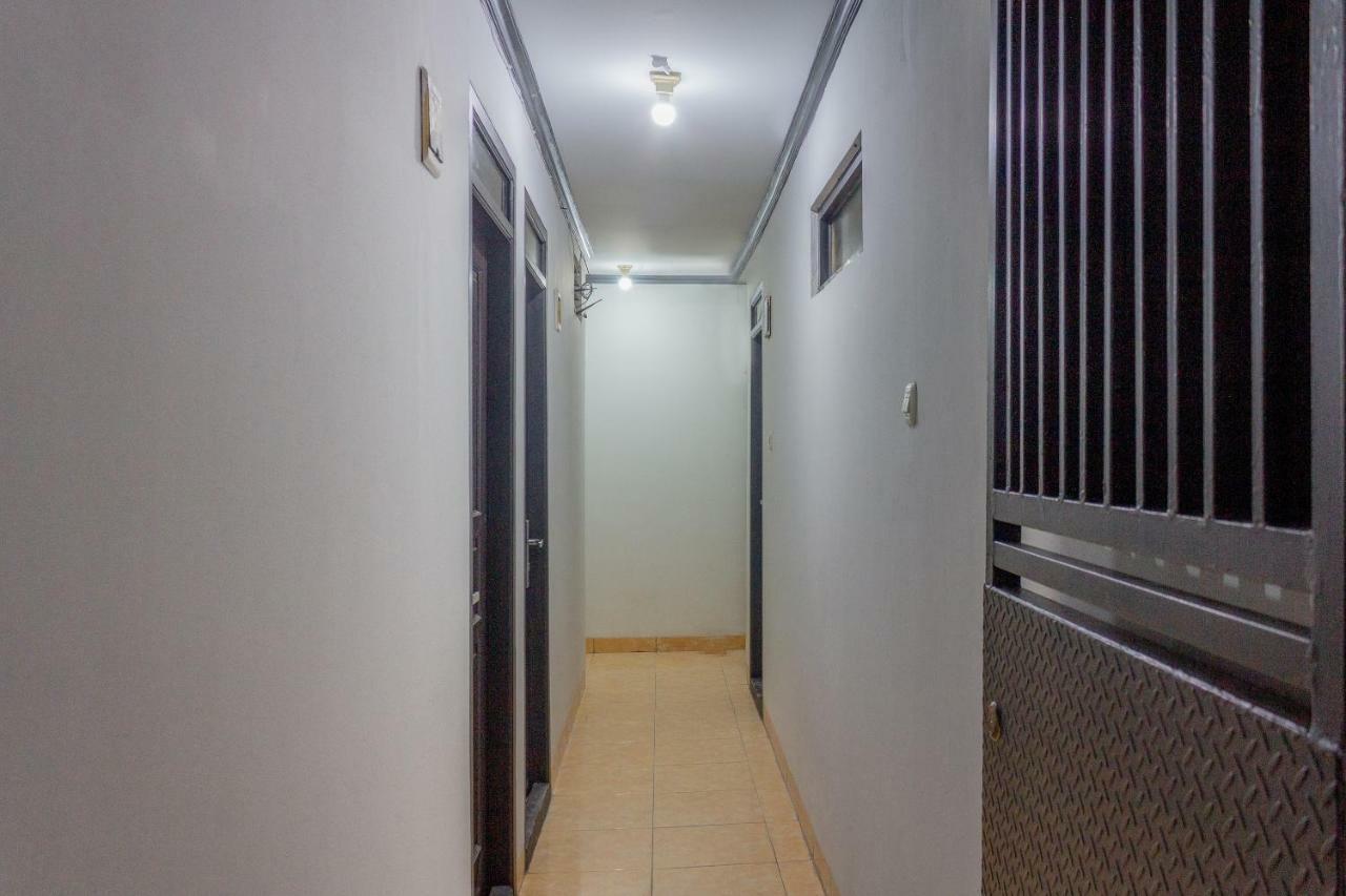 Oyo 649 K68 Residence Jakarta Exterior photo